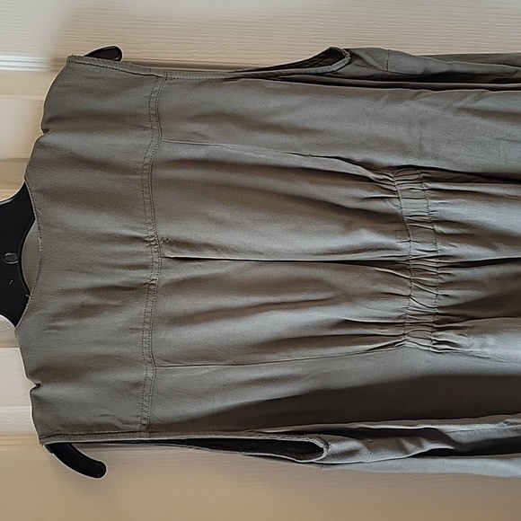 Olive Green Sleeveless Vest - Picture 10 of 14